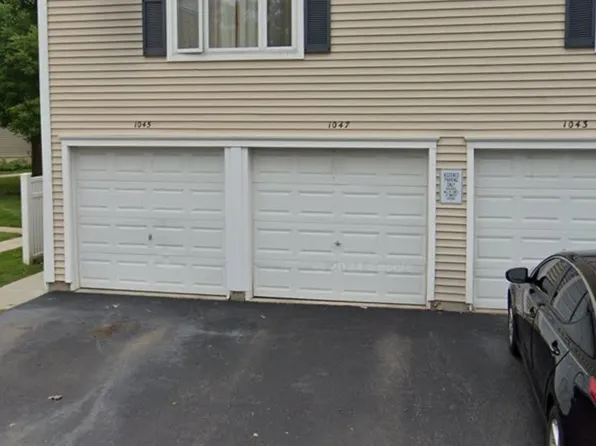 1085 Cove Dr #1085, Prospect Heights, IL 60070