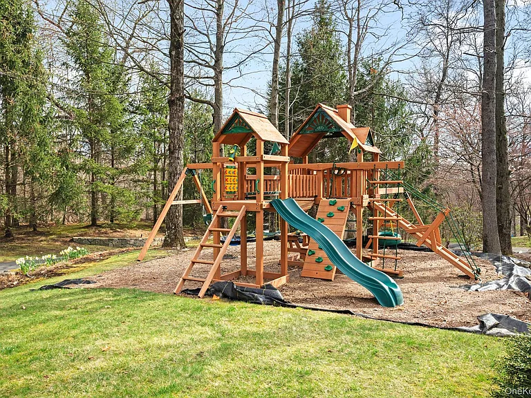105 Hardscrabble Lake Dr — Photo 4