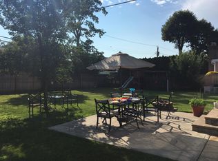 335 Sylvan Ln, Westbury, NY 11590