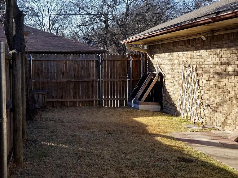 Private side yard.