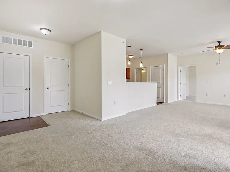 Burkart Crossing Apartments — Photo 29