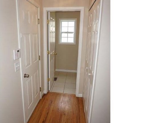 3rd image of 5073 Betsy Ross Way