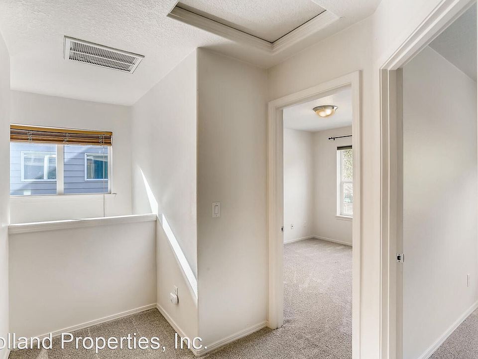 1st image of 931 SE Albertine St