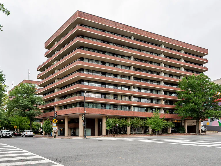 2555 Pennsylvania Ave NW #407 — Photo 37
