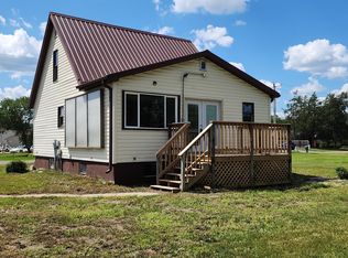 1402 3rd St NE, Staples, MN 56479