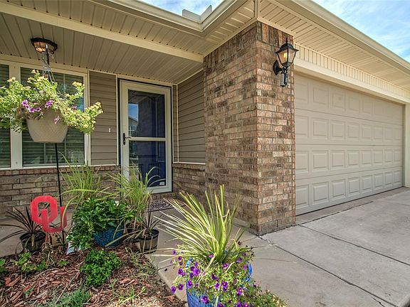 3rd image of 2900 Sun Berry Way