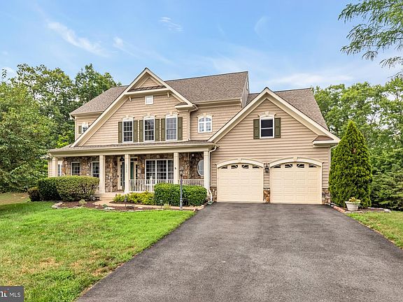 2nd image of 3232 Lost Pond Ct