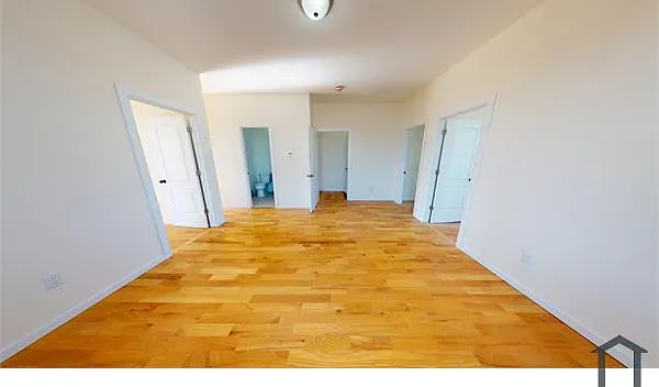2803 W 20th St #2 — Photo 4