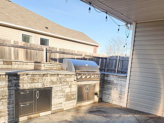 4th image of 7508 S Gardenia Ave