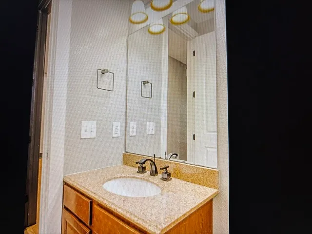943 N Clarkson St — Photo 16