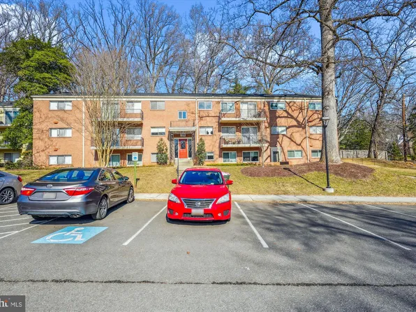10696 Weymouth St #W202, Bethesda, MD 20814