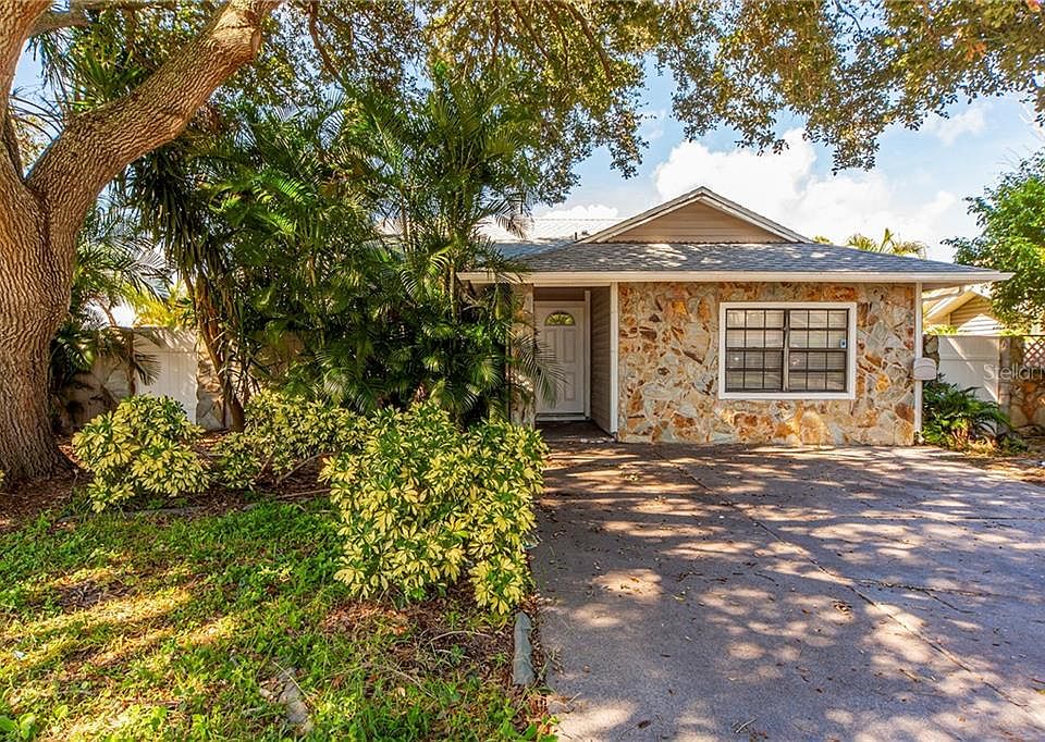 1st image of 1838 Tall Pines Dr