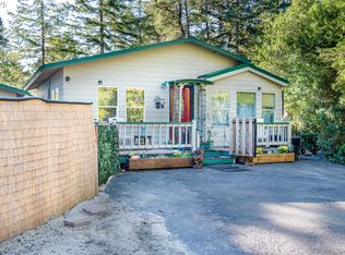 88 Outer Dr, Florence, OR 97439