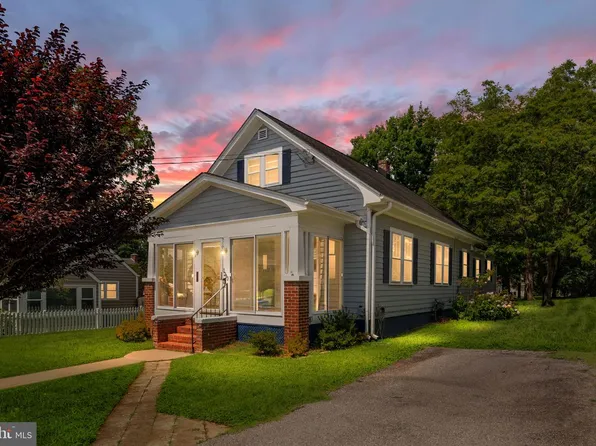 1233 Dandridge St, Fredericksburg, VA 22401