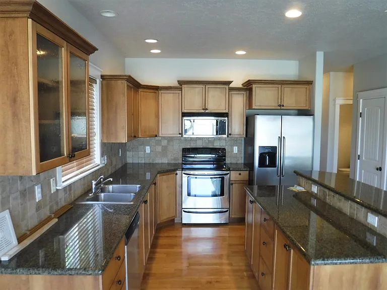 4432 N Kilee Ave — Photo 12