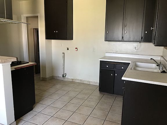 2nd image of 3064 Harrison St