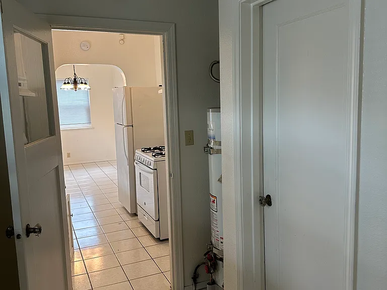 1811 Commercial Way #A — Photo 15