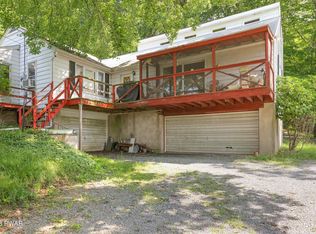 72 Skyview Ln, Hawley, PA 18428