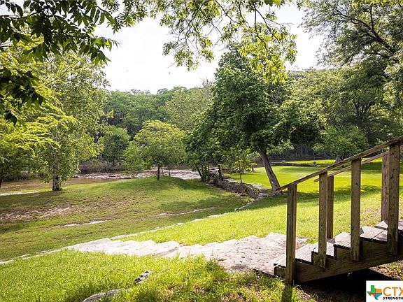 5th image of 580 River Cliff Dr