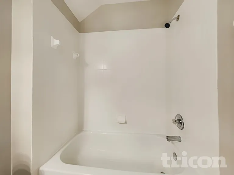 10211 Summerview Cir — Photo 15