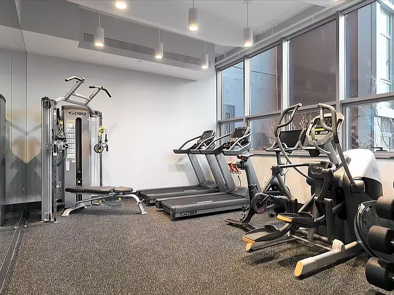 338 Berry St #2H — Photo 9