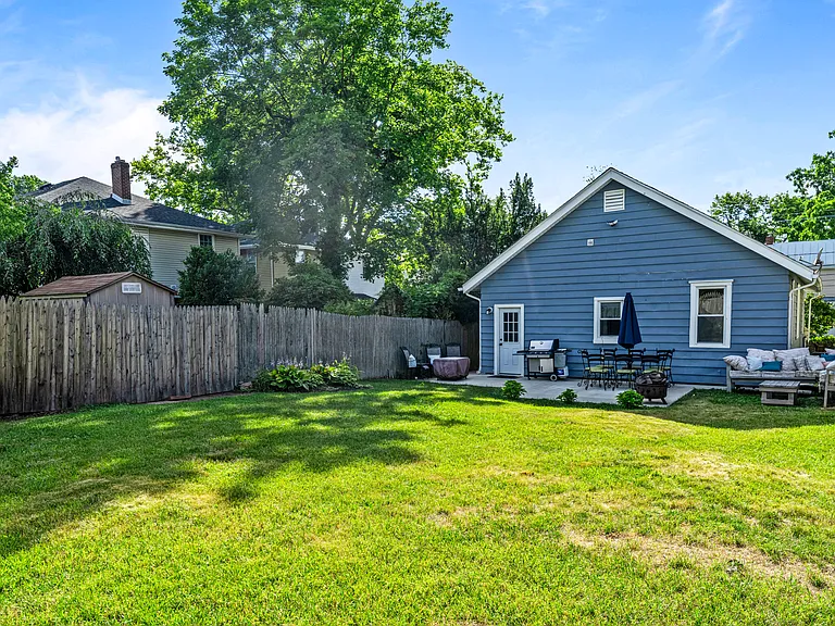 282 Lake St — Photo 40