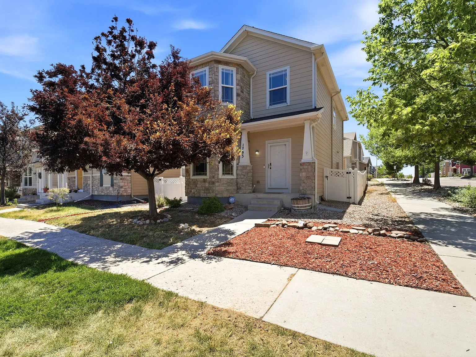 3 bed, 1503 sqft, $2,000 — Photo 1