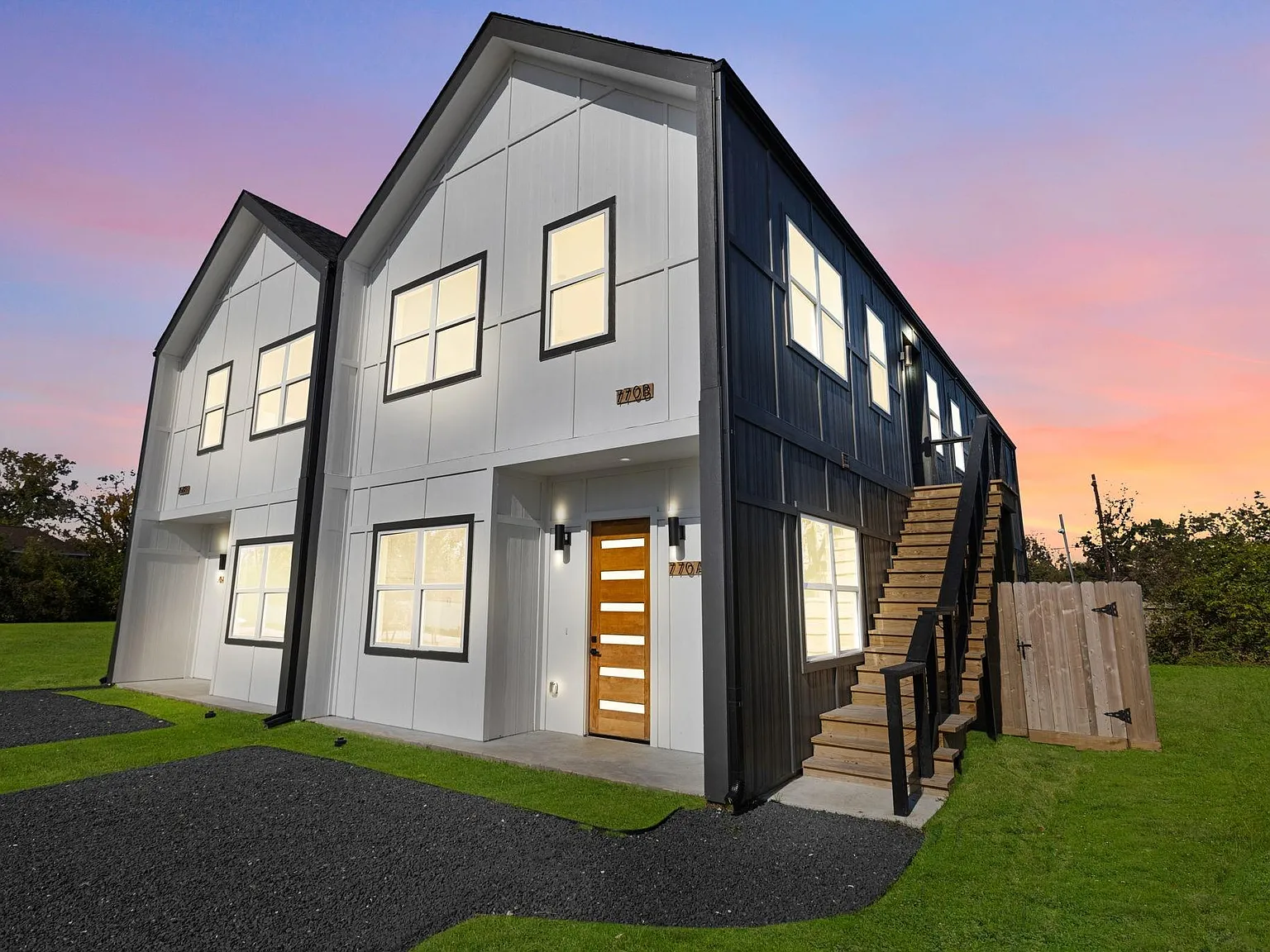 3 bed, 2.0 bath, 1400 sqft, $1,700 — Photo 1
