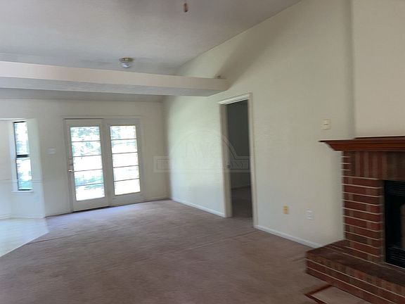 3rd image of 117 Campfire Cir