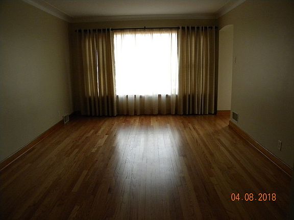 4th image of 10040 S Turner Ave