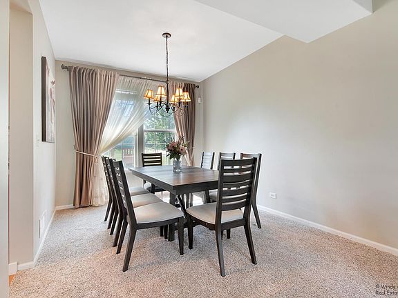 5th image of 2411 Woodside Dr
