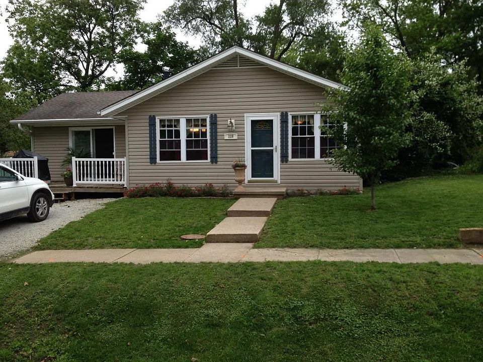 228 Hackberry St Amazonia