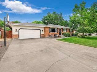 1067 Plain View Dr, Twin Falls, ID 83301