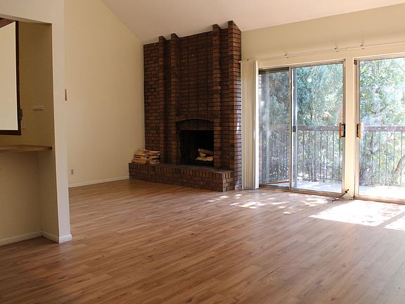 3rd image of 8117 Cottonwood Hills Dr
