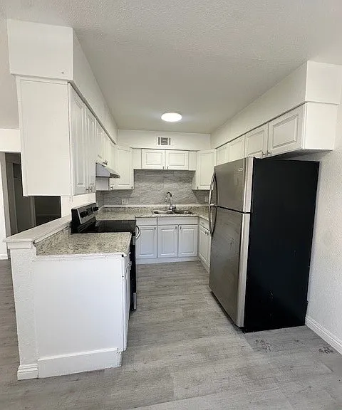 2121 Oceanus Ln #1 — Photo 2