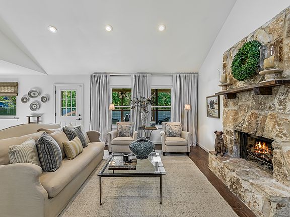 3rd image of 6201 Sun Vista Dr