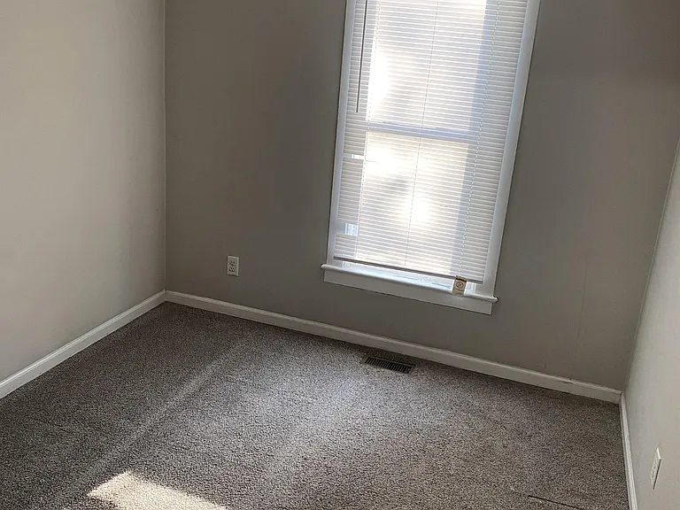 224 N Summit St #2 — Photo 8