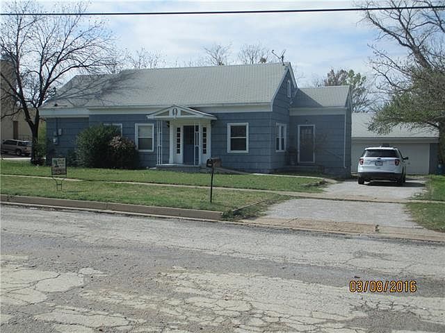 1st image of 313 S Ostrom Ave