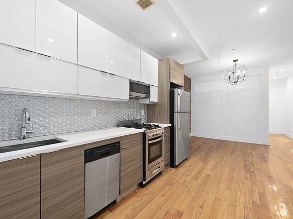 3rd image of 1340 Hancock St APT 2L