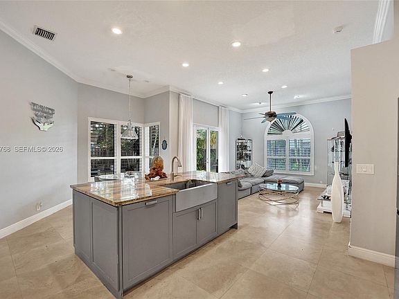 5th image of 16366 Mariposa Cir N