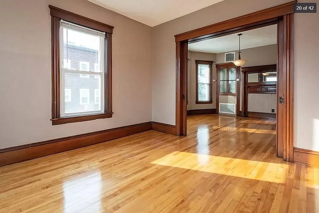 2 bed, 1200 sqft, $2,000 — Photo 2