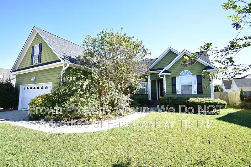 3 bed, 2.0 bath, 1900 sqft, $1,795 — Photo 2