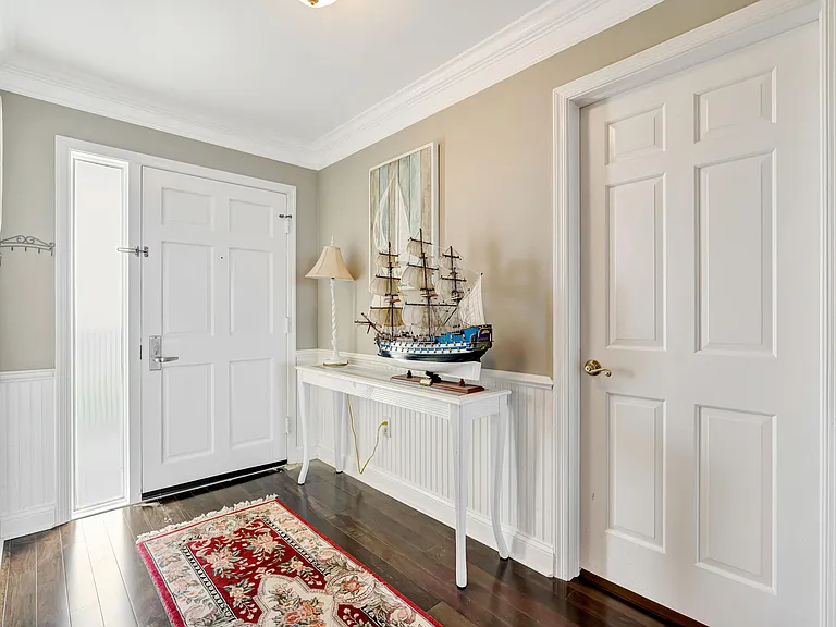 100 Beach Rd #903 — Photo 43