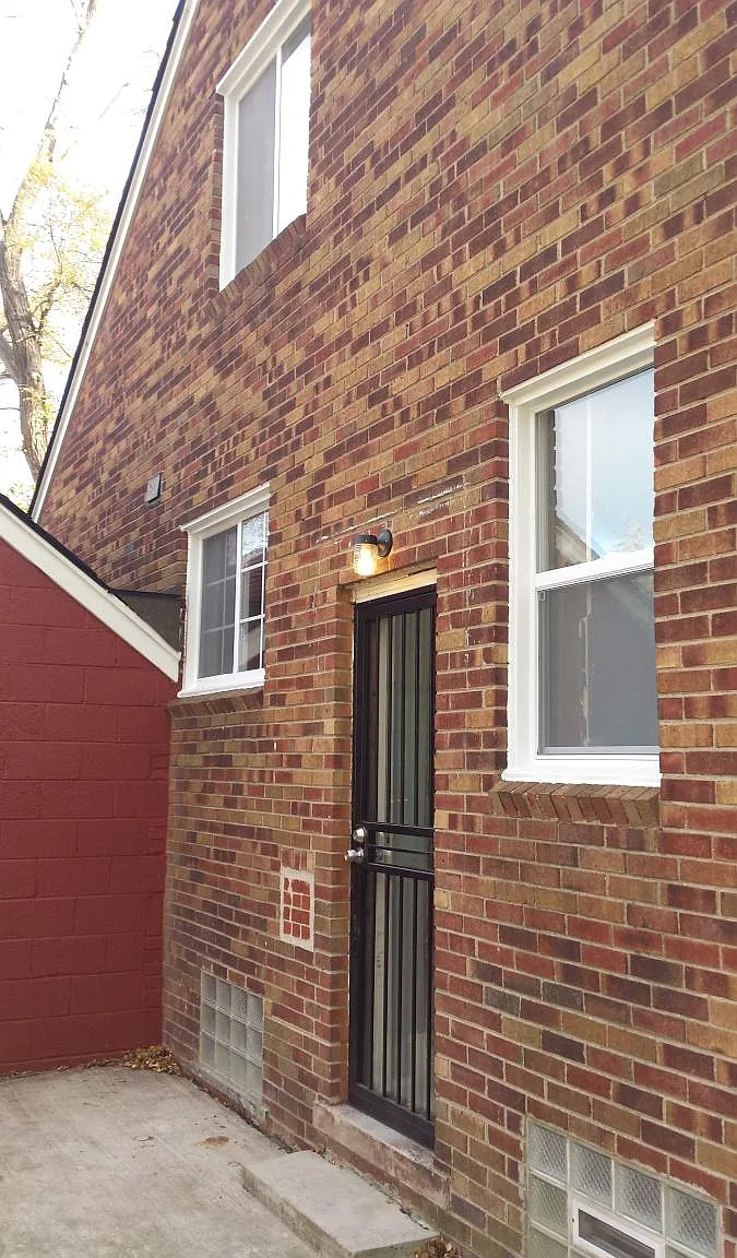 3 bed, 1.5 bath, 1100 sqft, $1,350 — Photo 2