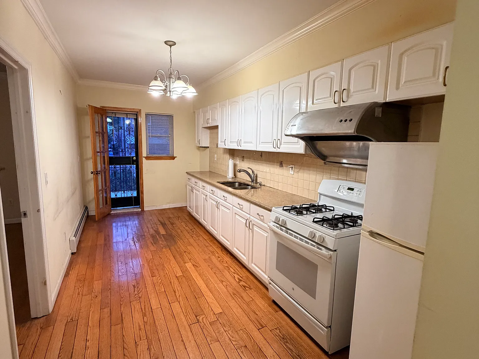 2 bed, $2,800 — Photo 1