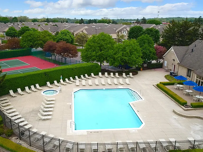 Manors at Knollwood — Photo 17