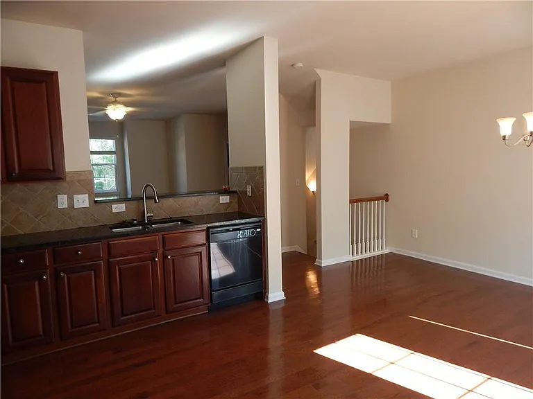 2199 Landing Walk Dr — Photo 23