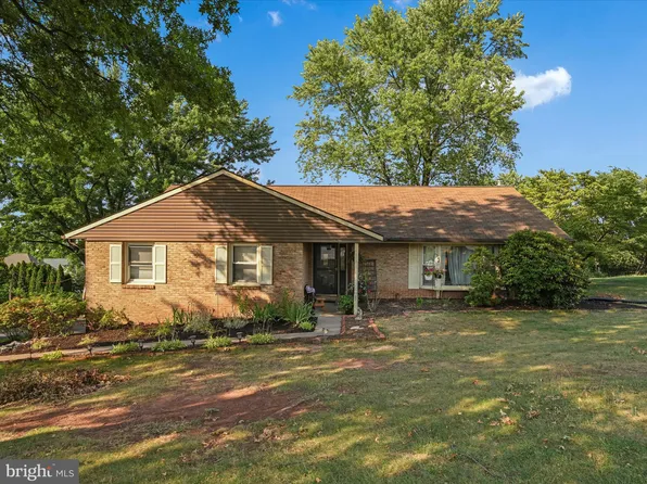 249 Lyndel Dr, Palmyra, PA 17078