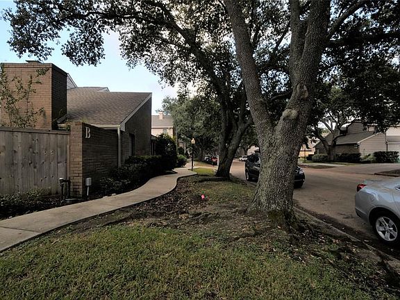 2nd image of 13952 Hollowgreen Dr #6