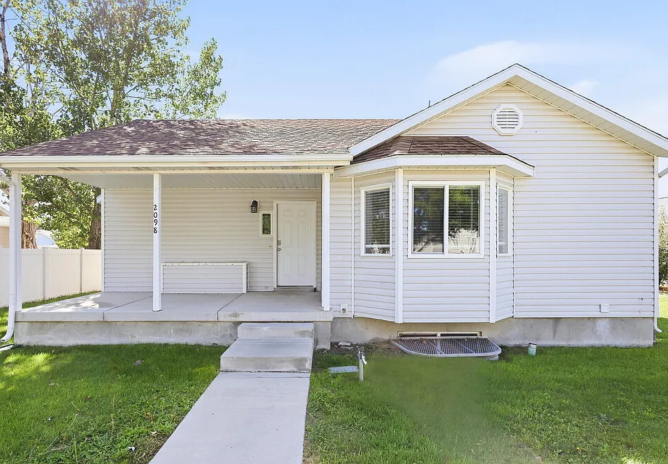 2098 E Weeping Willow Way